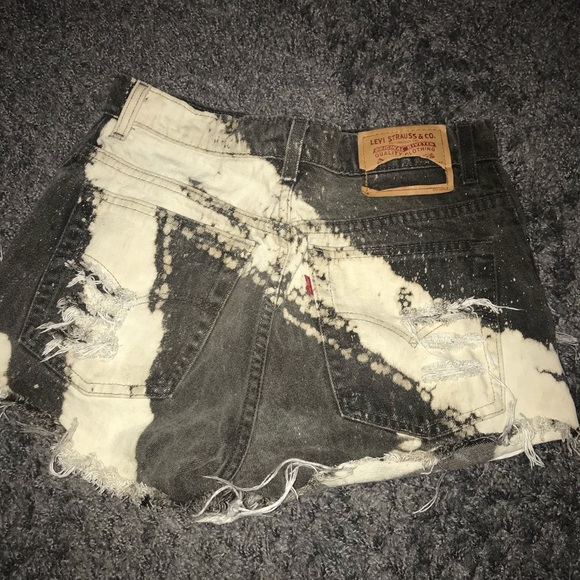 Vintage Levi shorts - Picture 1 of 2